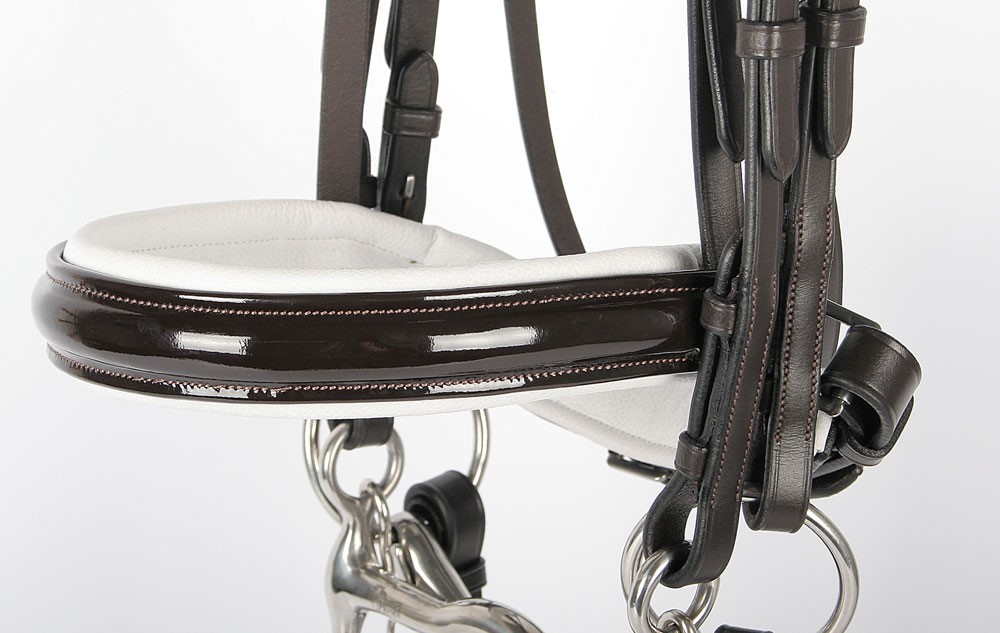 Оголовье мундштучное Weymouth Chique, лаковая, с белой подложкой