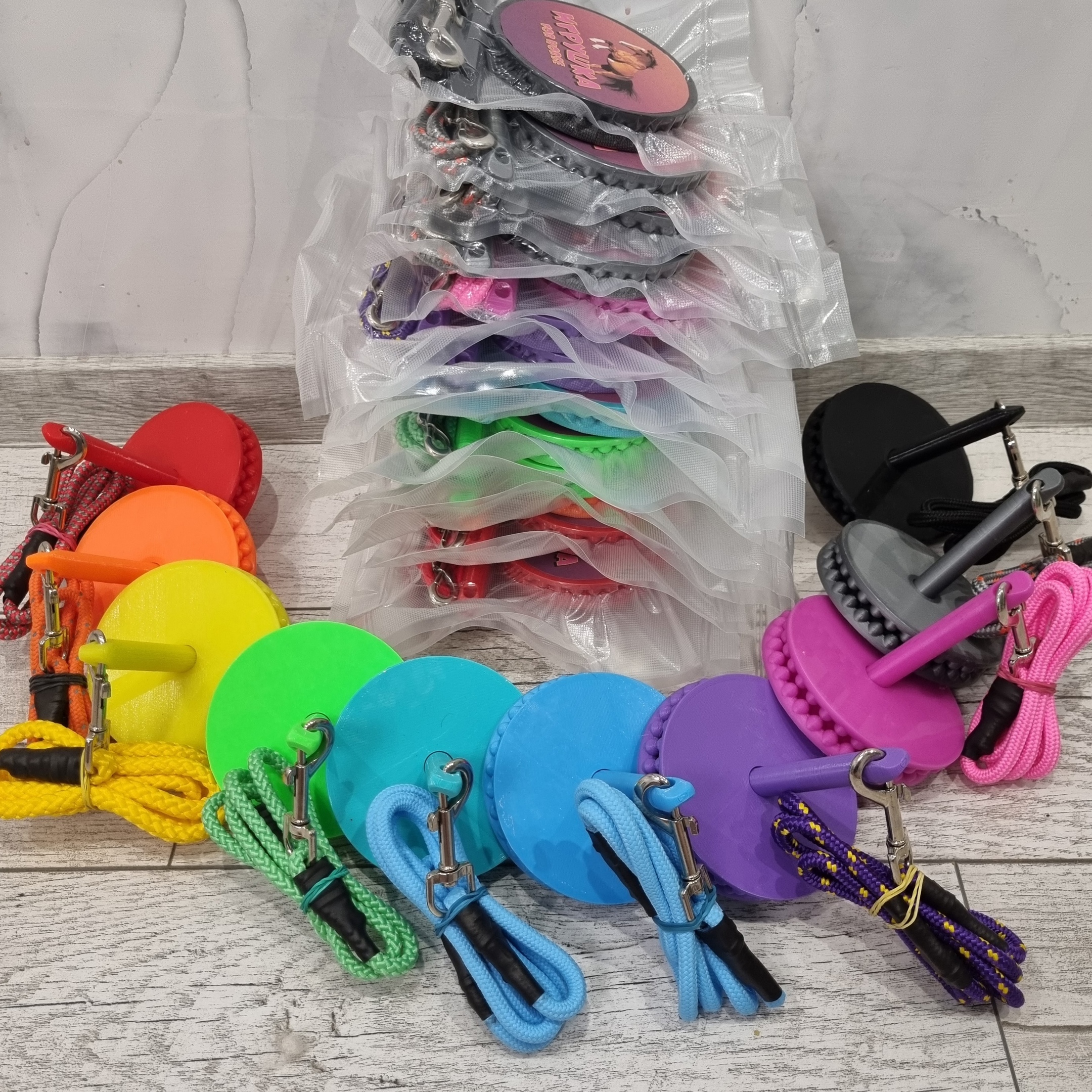 Игрушка-держатель для конфет