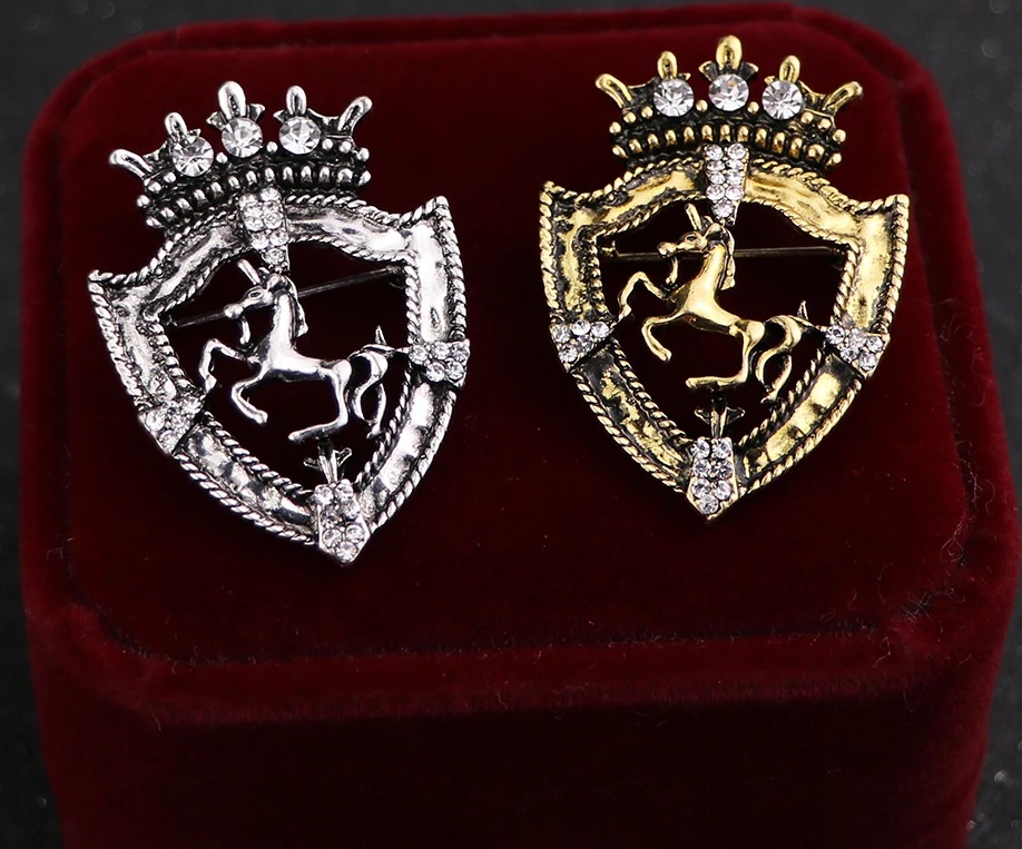 Брошь "Герб"