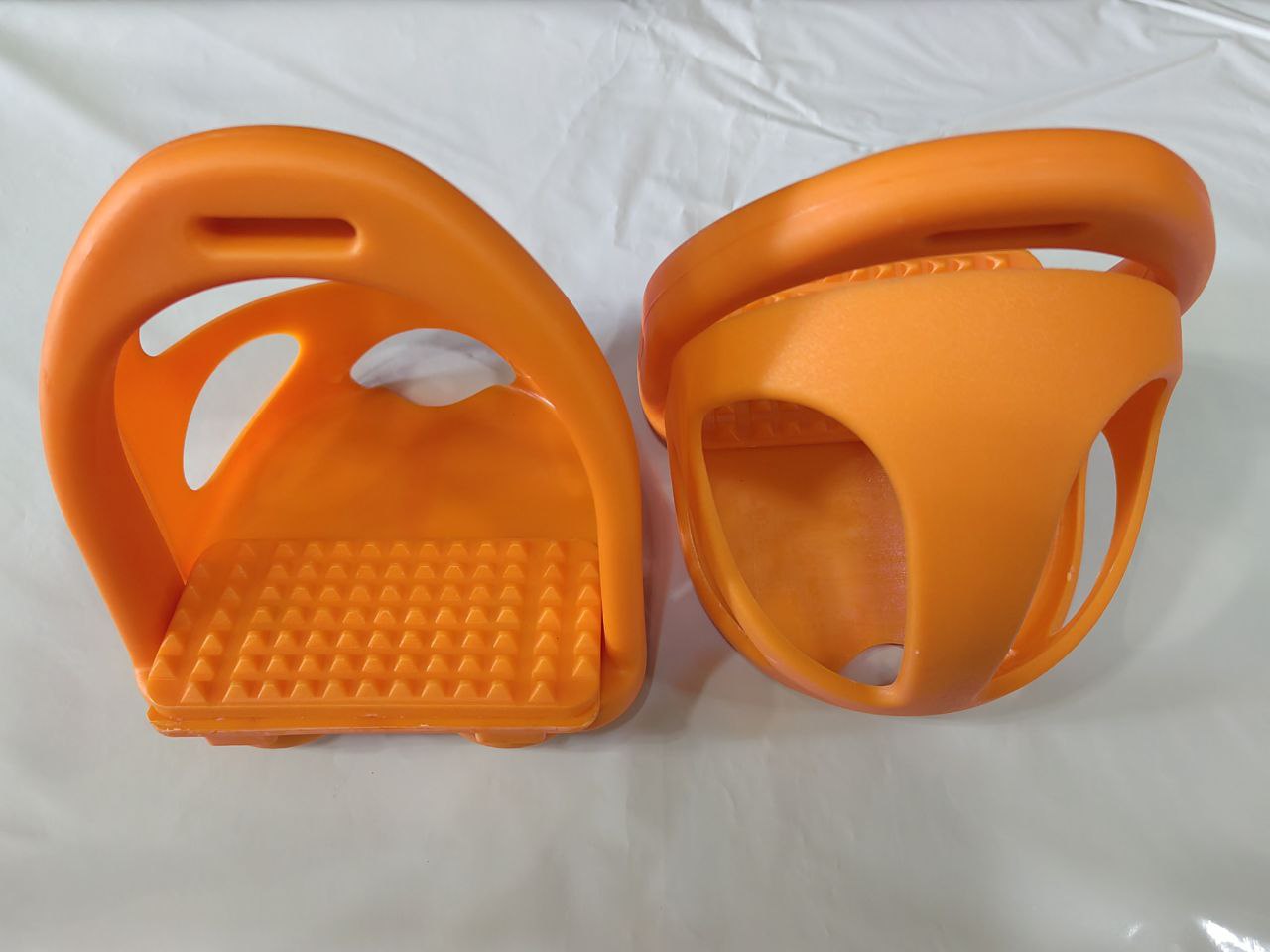 Стремена пластиковые с безопасными вставками Equiman